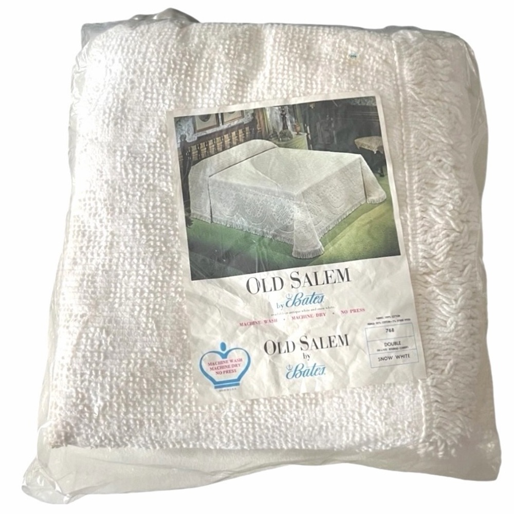 VINTAGE NEW BEDSPREAD Bates Old Salem 768 White Size Double Old Stock FAST SHIP